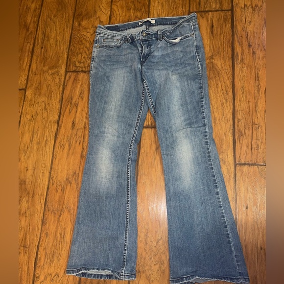 Levi's Light Blue Flare Jeans 524 Too Super Low size 30 low rise size 11 SHORT - Picture 1 of 9